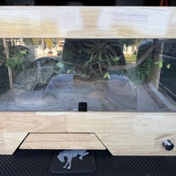 Brand New Wooden Reptile Enclosure / Terrarium – 31.5” x 19.5” x 21.5”