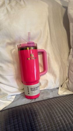 New in box Stanley 30oz Pink Parade Tumbler