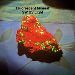 Fluorescent Mineral - UV Reactive - Short Wave Light  54.5g Really Cool