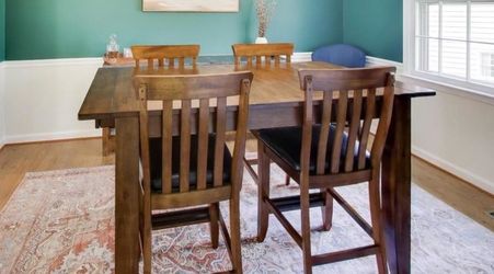Dining table extendable
