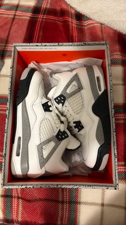 Jordan 4 White cements Size 4.5 GS