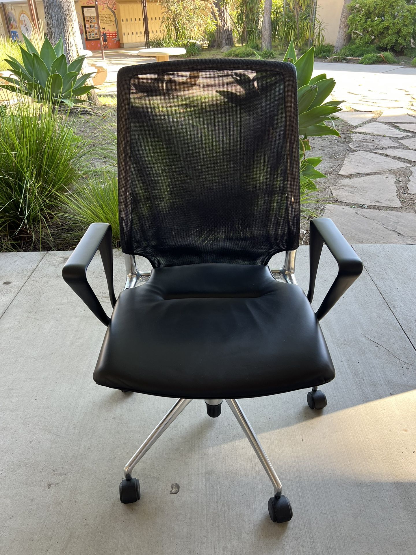 2 Vitra Meda Designer Office Conference Aluminum Frame Desk Chairs