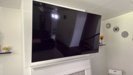 75" Samsung QLED 4K Smart TV