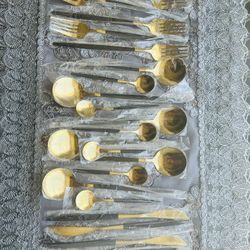 Brand New 24 Piece Flatware Sets