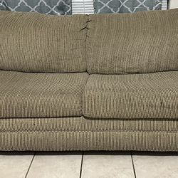 Sofa/Sleeper/Living Room Tables