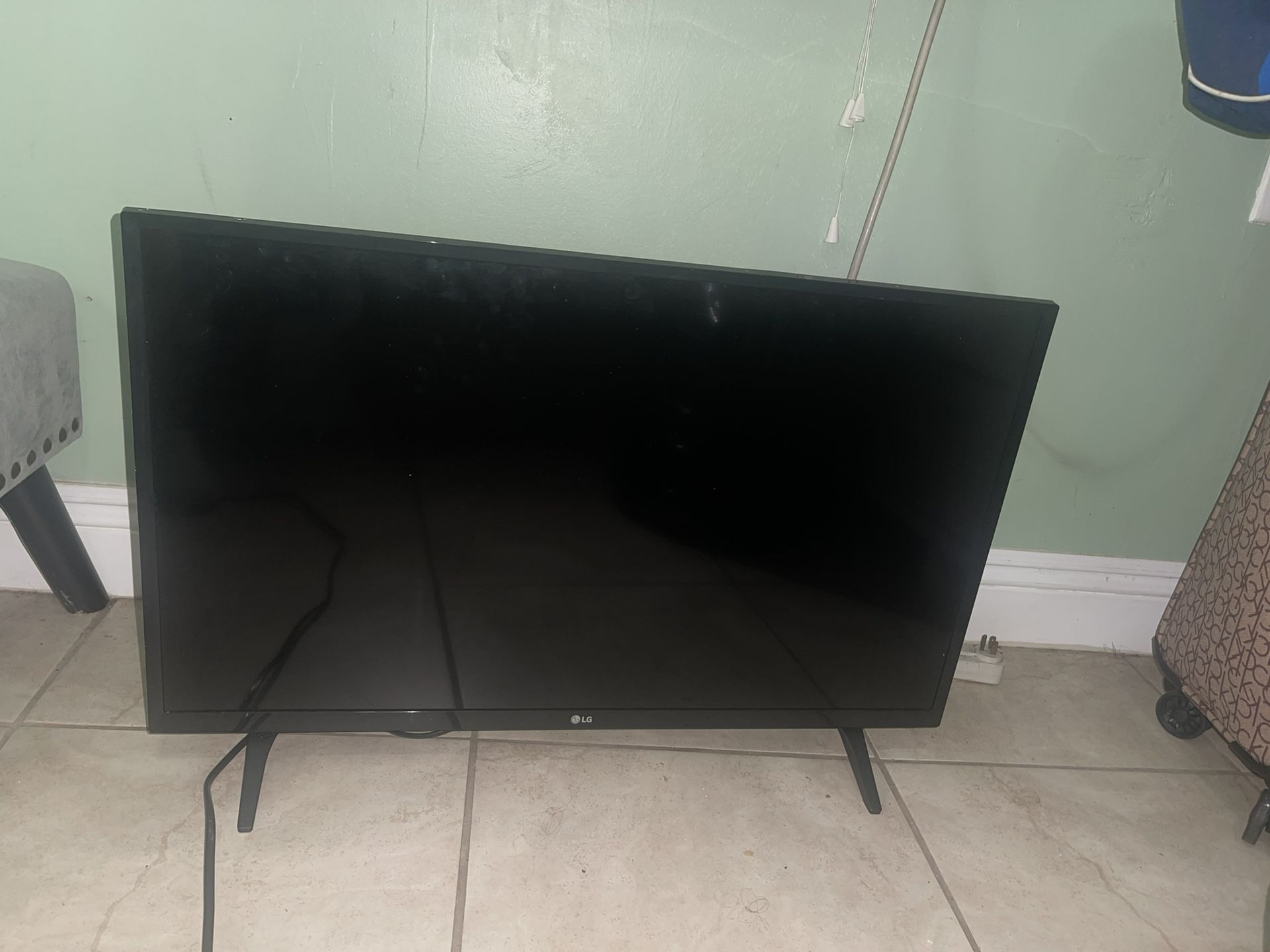 28” LG Tv