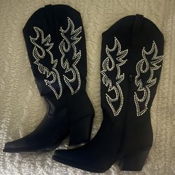 Black Boots 