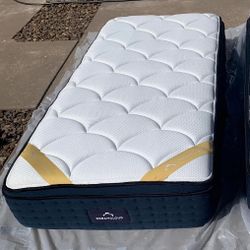 The DreamCloud Premier Rest (1 Twin XL)