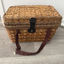 Picnic Basket for 4 Persons with Waterproof Picnic Blanket and Insulated Cooler, Large Wicker Picnic Basket for Camping, Outdoor