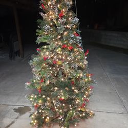 Pre-lit Christmas Tree 