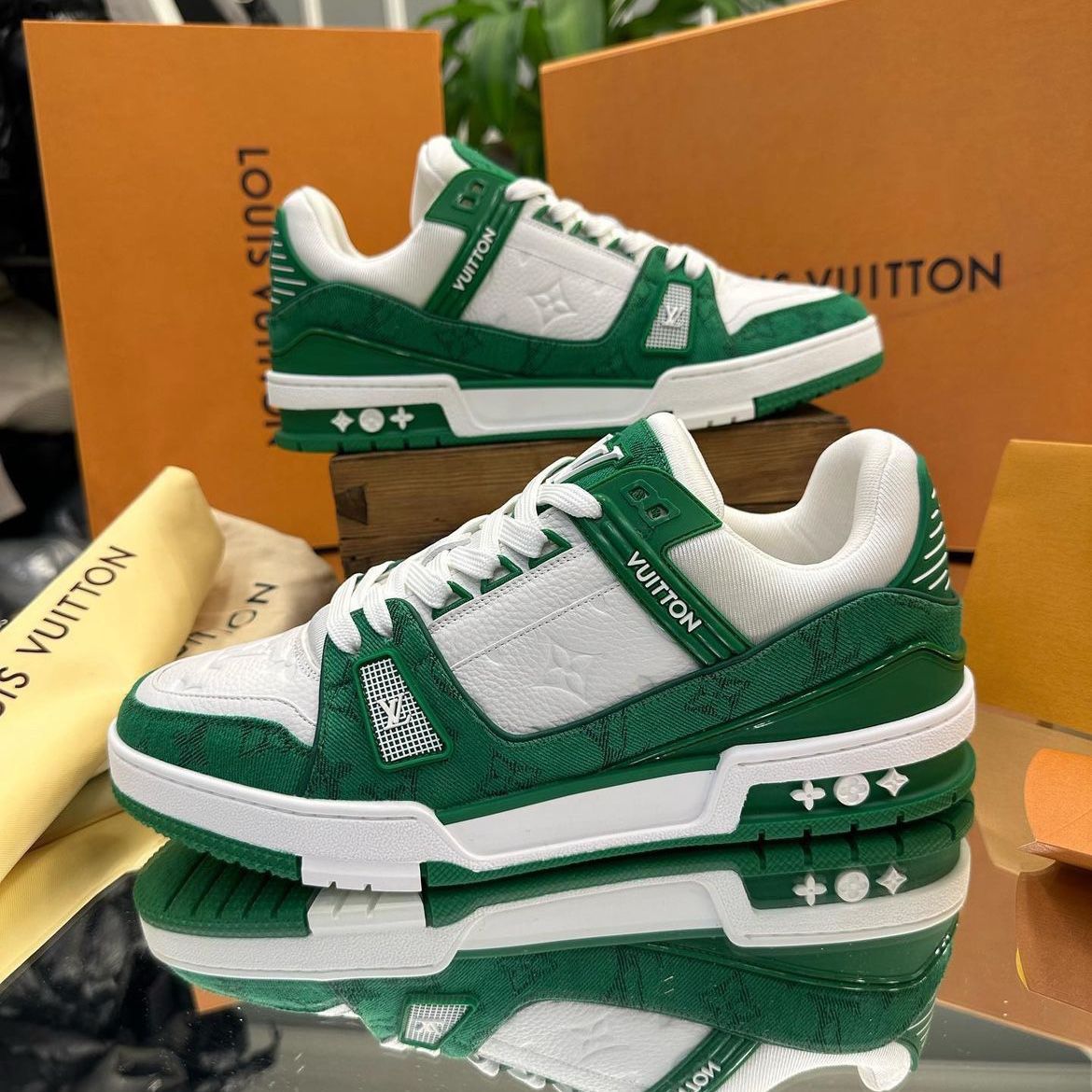 Louis Vuitton Luxembourg Sneaker for Sale in Bothell, WA - OfferUp