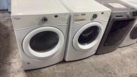 Whirlpool Frontload Washer Gas Dryer Set