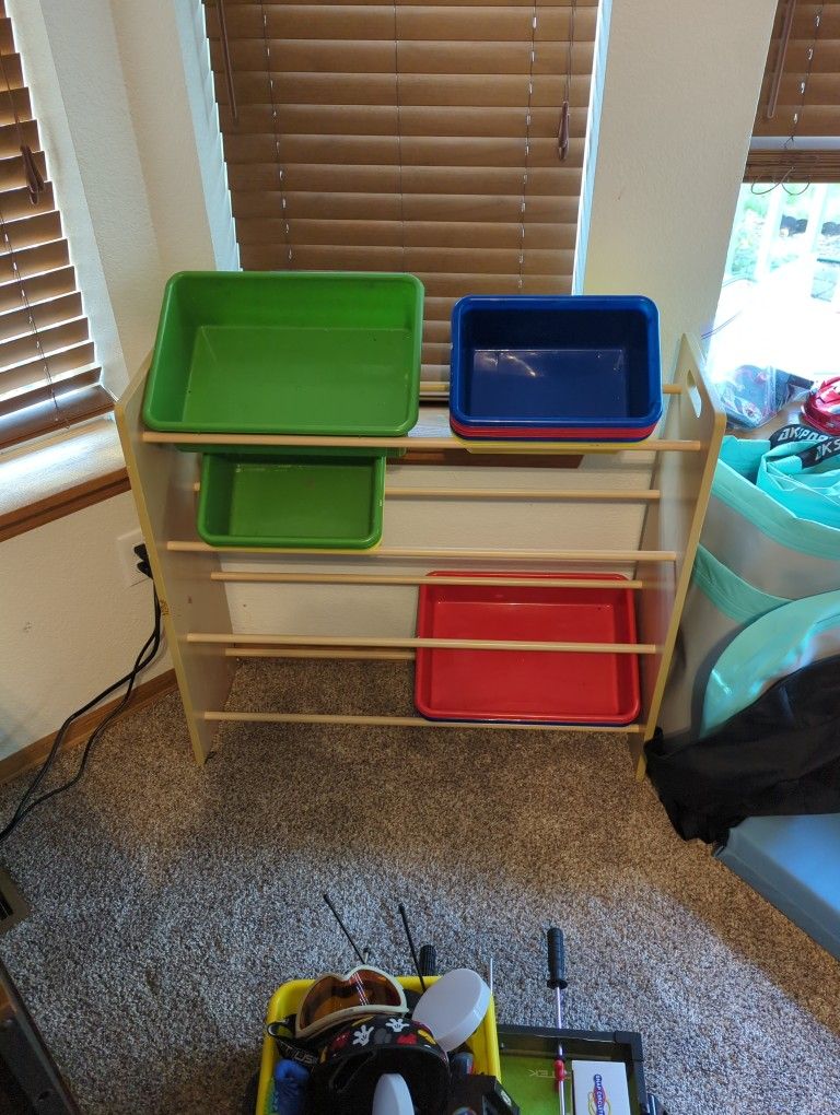 Toy Bin, Storage