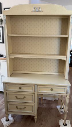 Dresser set