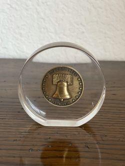 Liberty Bell Bicentennial Paperweight 