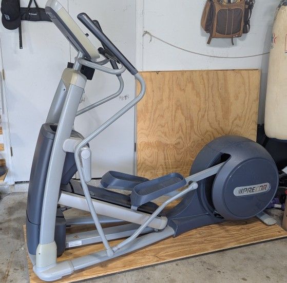 Precor 576i Elliptical Trainer
