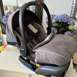 Graco Car Seat With Base And Cover For Baby