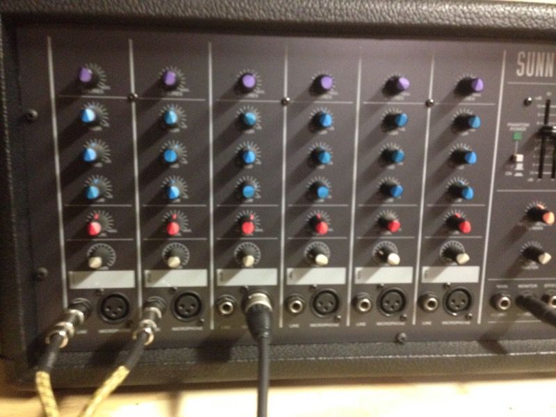 Fender Sunn SR6300P PA Powered Mixer for Sale in Cartersville, GA OfferUp