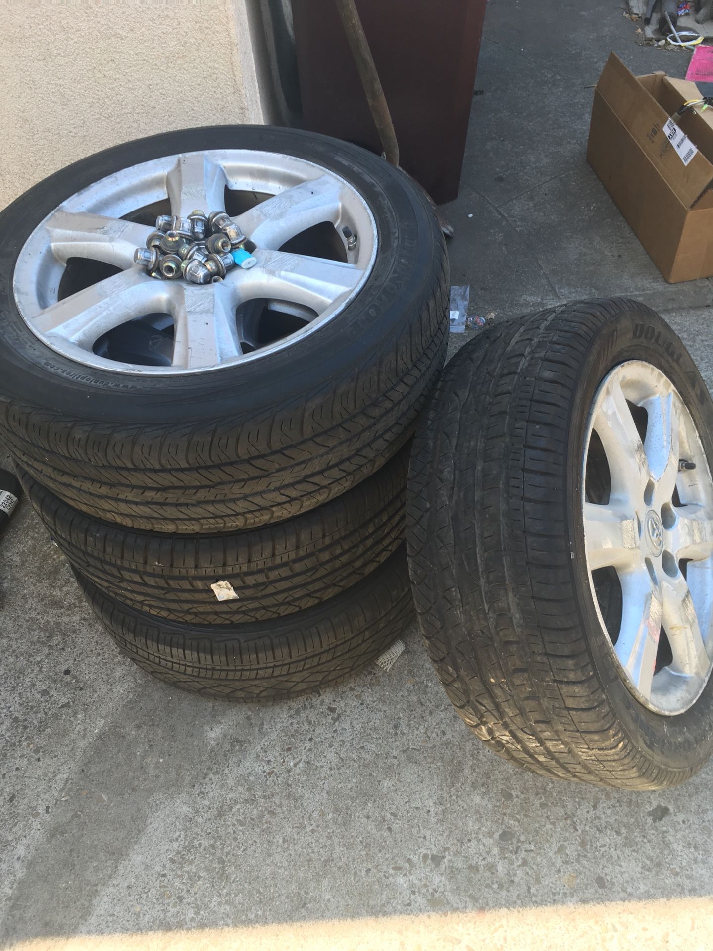 Toyota Camry 2007 tires with rims size 17 one rim is cracked but tires are semi new