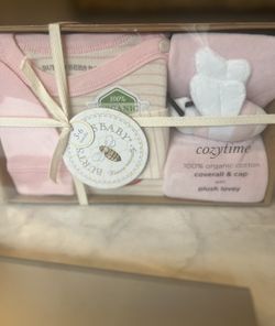 Burt’s baby Pink Newborn Set Gift