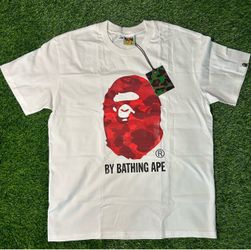 By bathing ape (BAPE) red camo tee