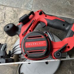 Milwaukee, brushless circle Saw 