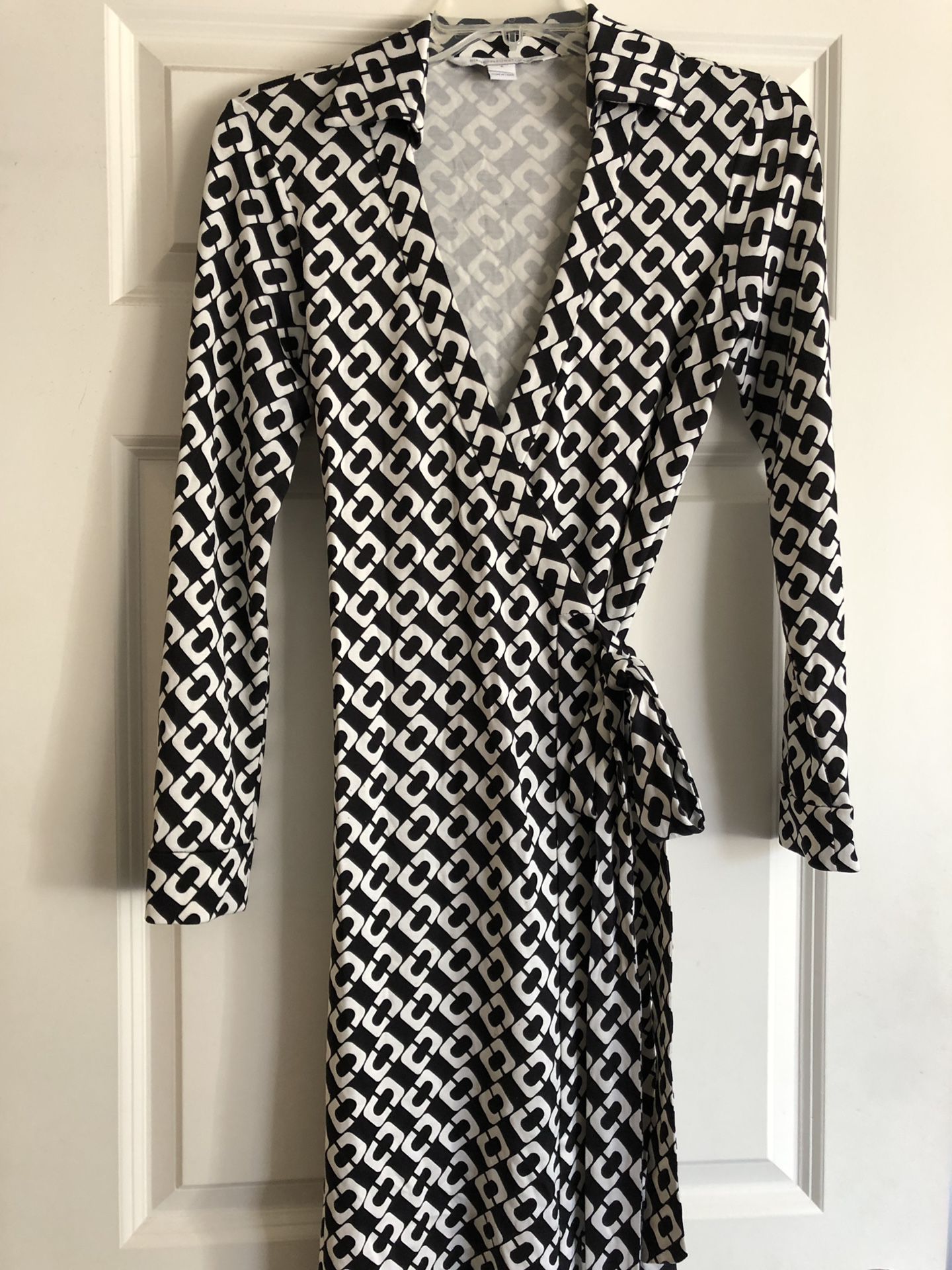 Designer dress Diane von Furstenberg size 4