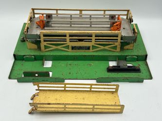Vintage Lionel No. 3656 Stockyard Operating Accessory O Gauge w/ Detached Fence Panel