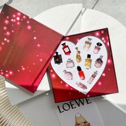 Perfume Gift Set – 12 Mini Fragrances | New
