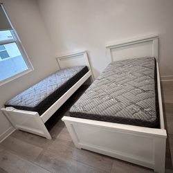 2 Twin Beds And Mattresses