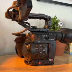 Canon C200