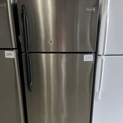 Frigidaire Top And Bottom Refrigerator In Stainless Steel 