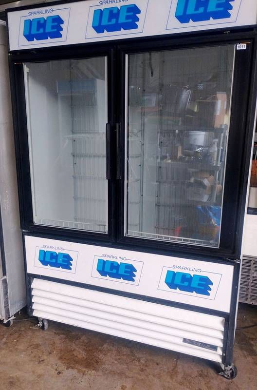 TRUE GDIM-49 54” 2 Door Indoor Ice Merchandiser