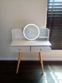 Vanity new $80