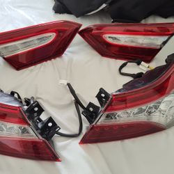 2019 Camry XSE OEM LED tail light assembly