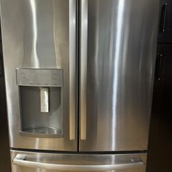 Ge counter Depth fridge 22.1 cu. ft French door