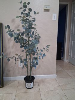 Eucalyptus artificial tree
