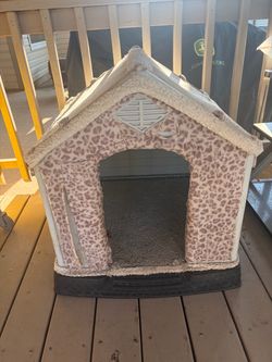 Indoor or patio Pet House with Leopard Print Cover