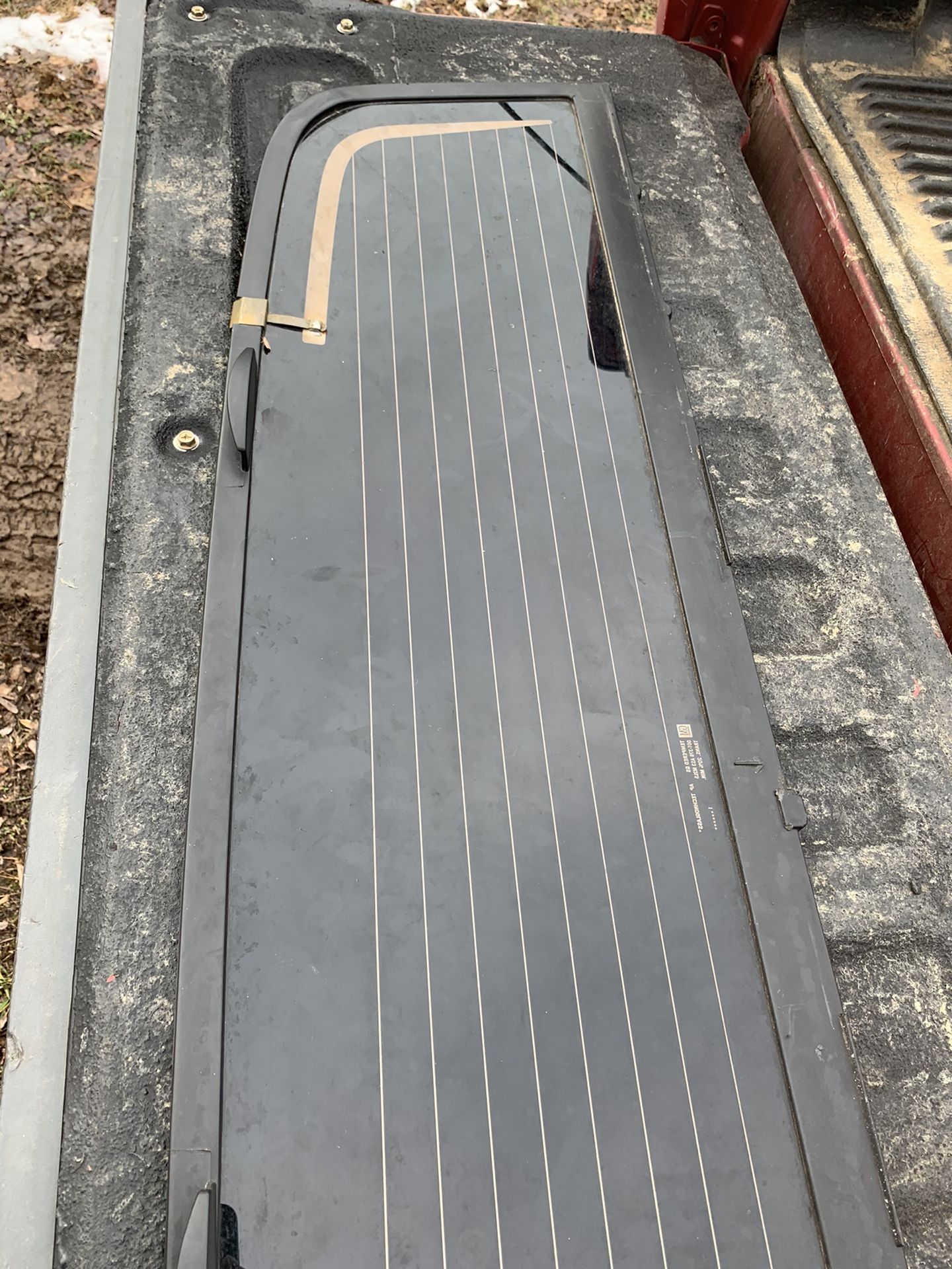 20022006 Chevy Avalanche Rear Window for Sale in Fredericksburg, VA