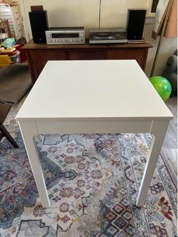 Dinning table extendable