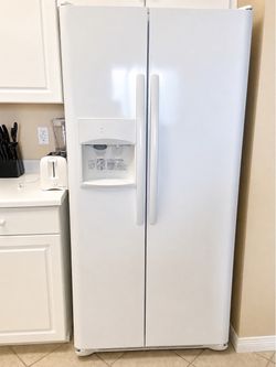 White kitchen appliances set