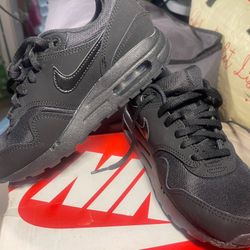 Brand New Nike Air Max 1(GS) 