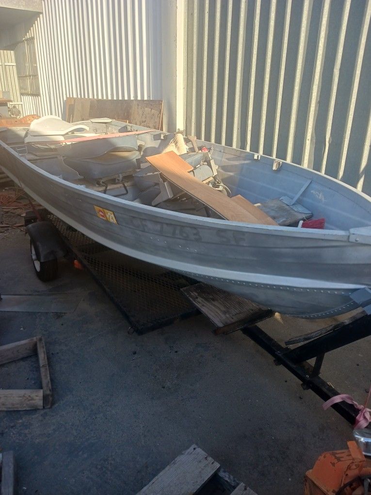 14ft aluminum Boat With Trailer