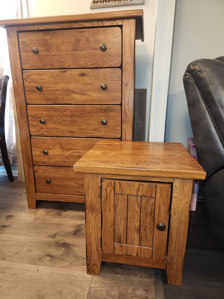 Dresser & Nightstand  Set 
