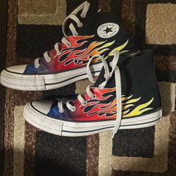Boys Size 5 Converse 