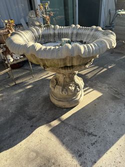 LARGE OUTDOOR FOUNTAIN 