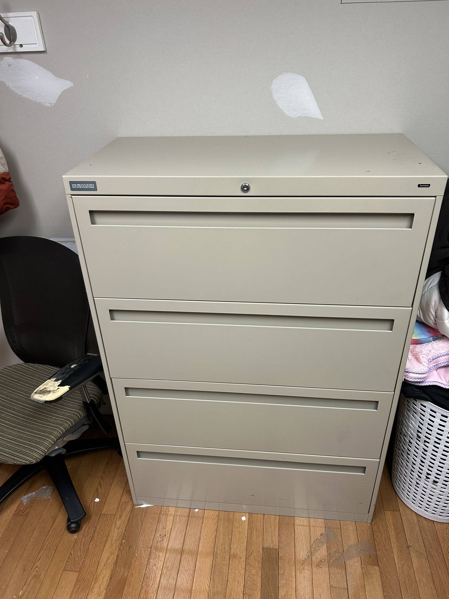 4 Tier Metal Caninet