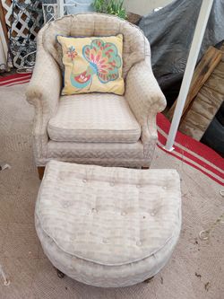 Cute Vintage Chair Set Ottoman 