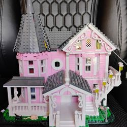 Vonado Pink Palace House Mini Block Display Set – Lights Work – Box & Instructions Included
