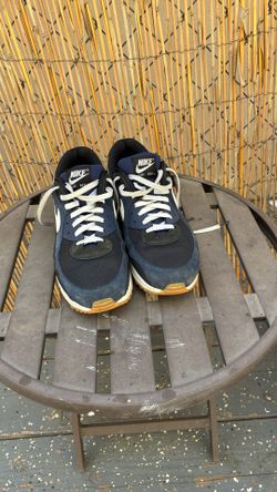 Nike Air Max - size 10